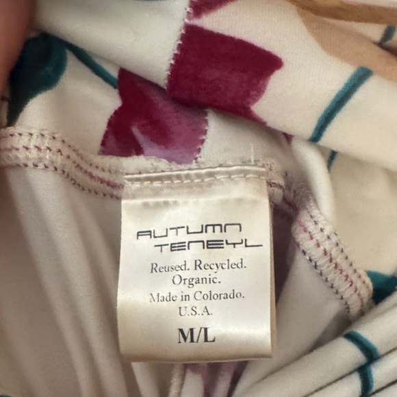 Autumn Teneyl White and Pink floral wide leg pant - Picture 2 of 7